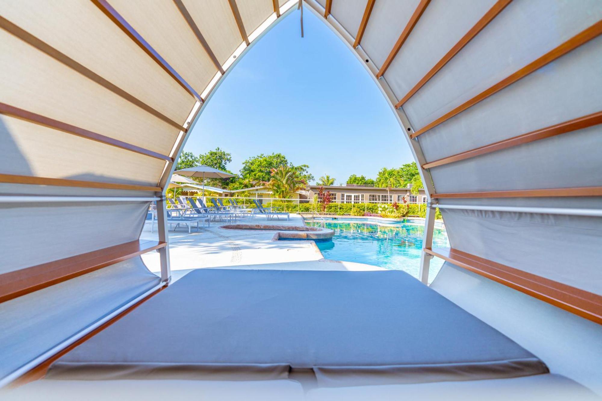 Travellers Beach Resort Negril Exterior foto