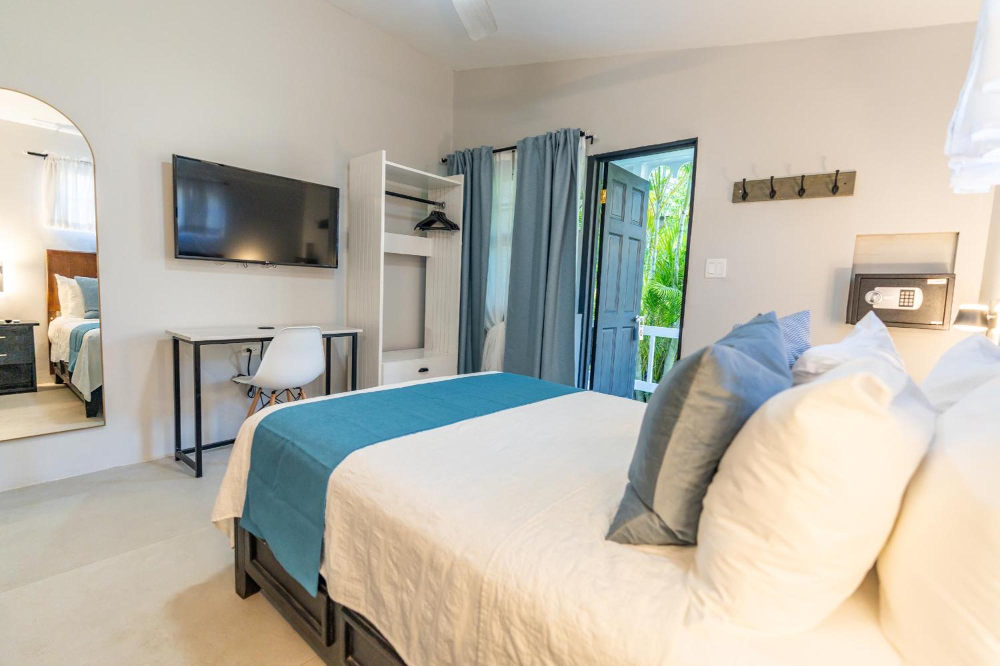 Travellers Beach Resort Negril Exterior foto