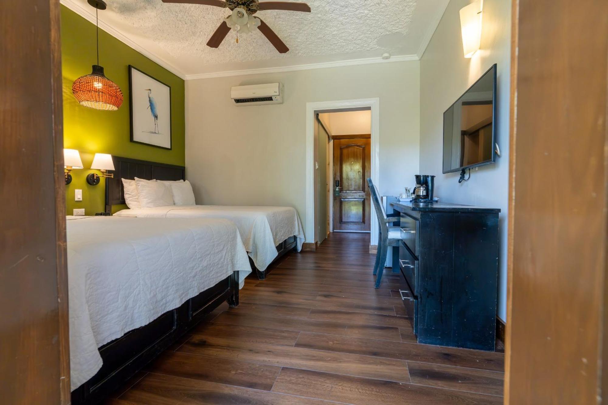 Travellers Beach Resort Negril Exterior foto